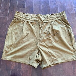 Vero Moda VMEVA MR Short Ruffle shorts in Dark Olive NWT